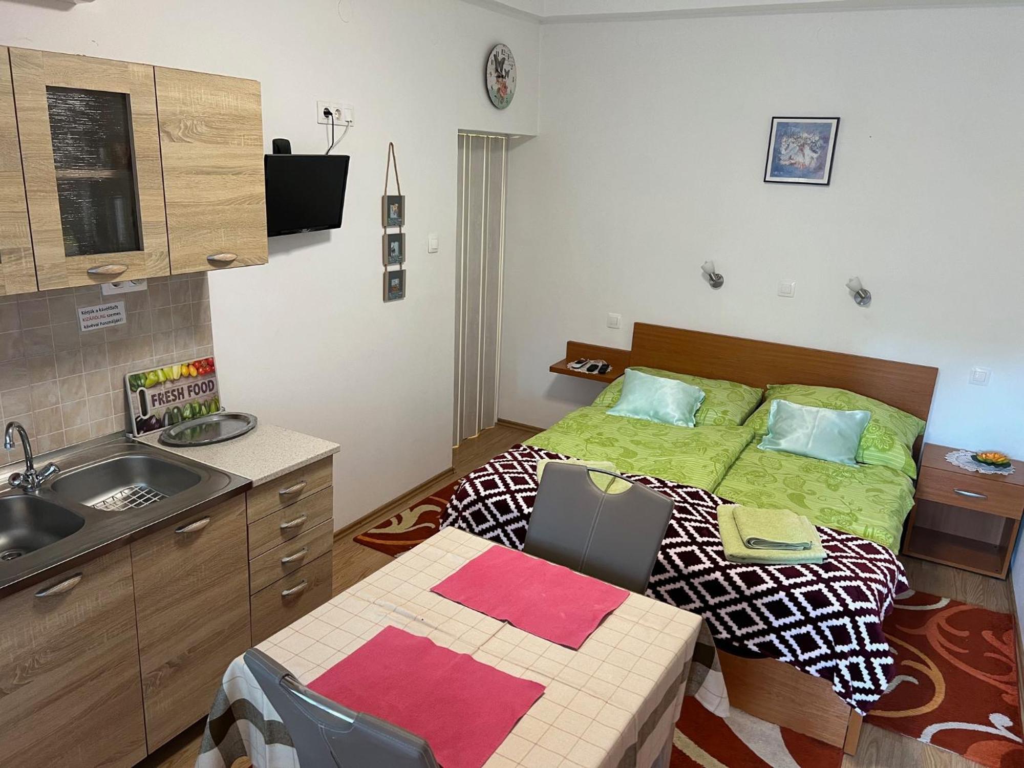 Szahara Vendégház Kerekegyháza Esterno foto
