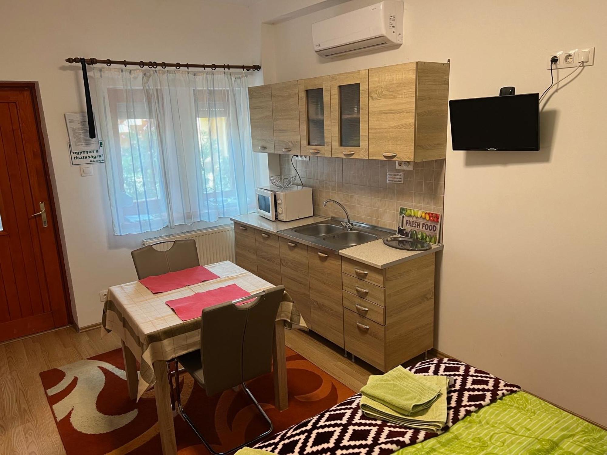 Szahara Vendégház Kerekegyháza Esterno foto